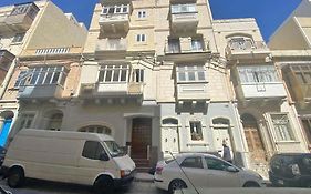 Spacious And Beautiful Flat In Gzira